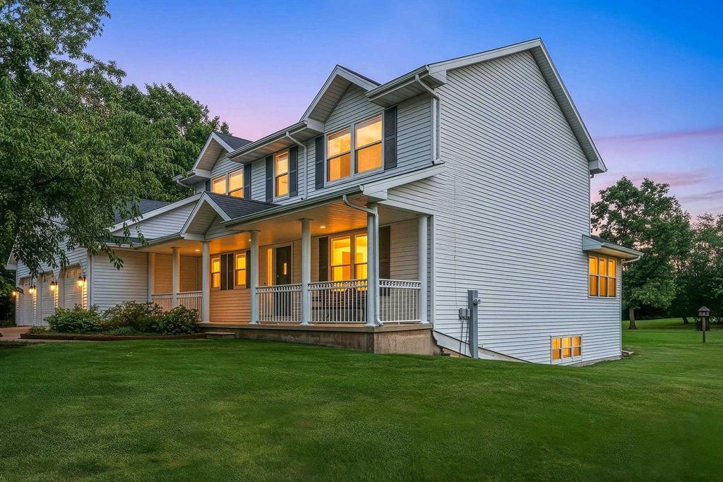 Photo of 4415 Flagstone COURT, De Pere, WI 54115 (MLS # 50333742)
