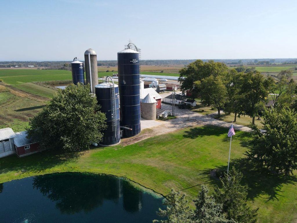 Photo of 8223 Middle ROAD, Oostburg, WI 53070 (MLS # 50324025)