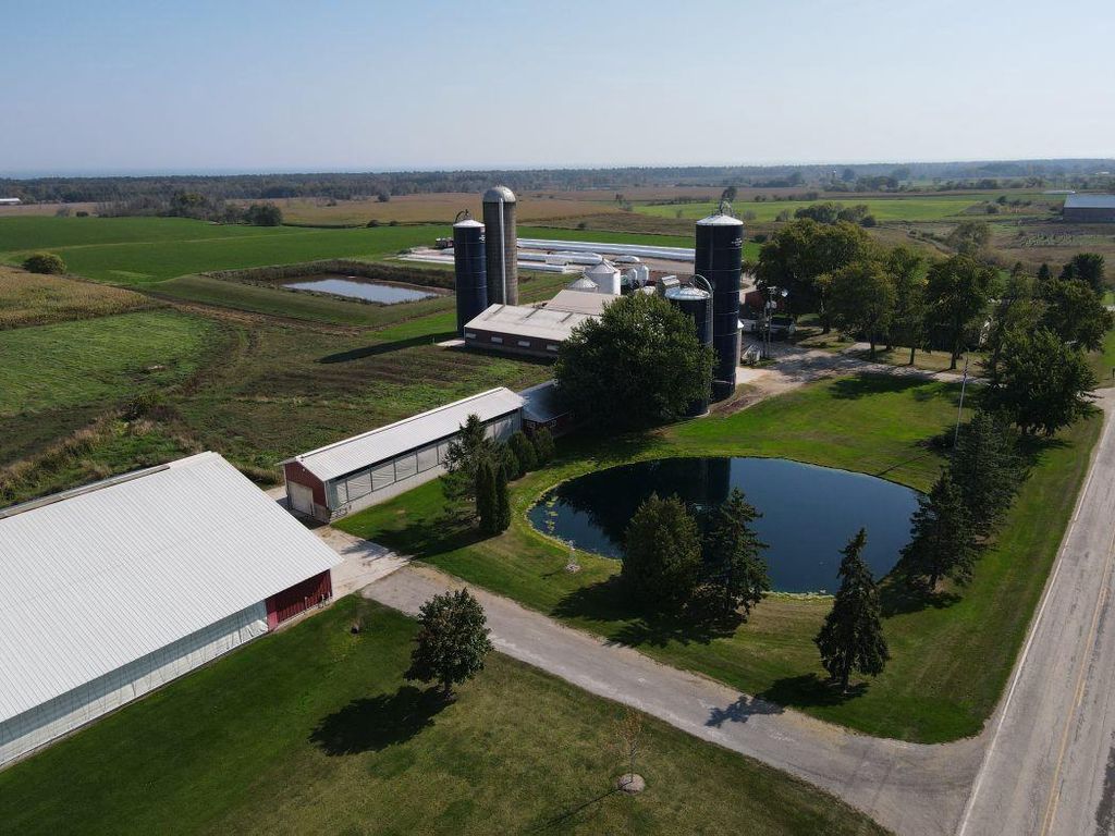 Photo of 8223 Middle ROAD, Oostburg, WI 53070 (MLS # 50324025)