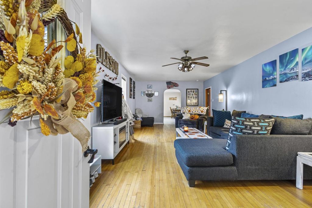 Photo of 827 Terrace AVENUE, Marinette, WI 54143 (MLS # 50316333)