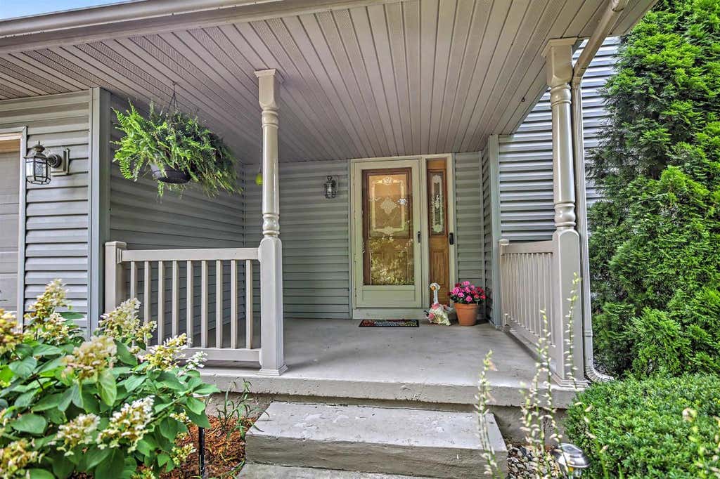 Photo of 2524 Carriedale COURT, Fitchburg, WI 53711 (MLS # 2029331)