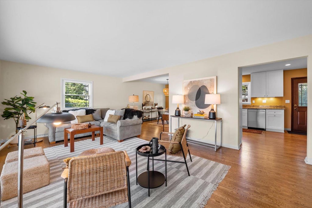 Photo of 1077 Christopher COURT, Oconomowoc, WI 53066 (MLS # 1967181)