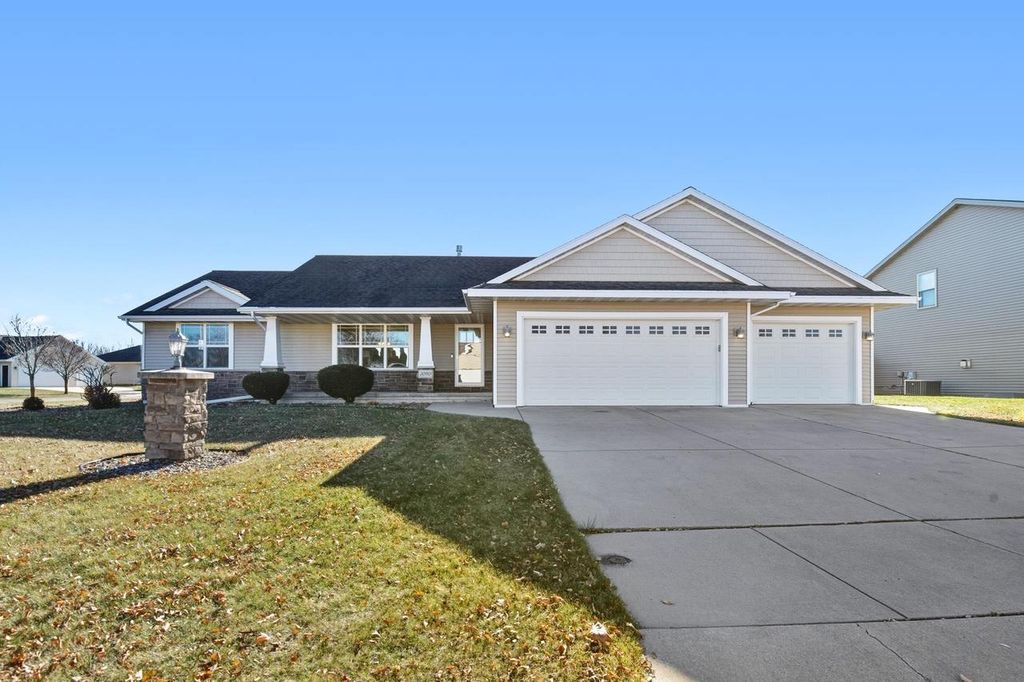 Photo of 3090 Beth DRIVE, Green Bay, WI 54311 (MLS # 50318411)