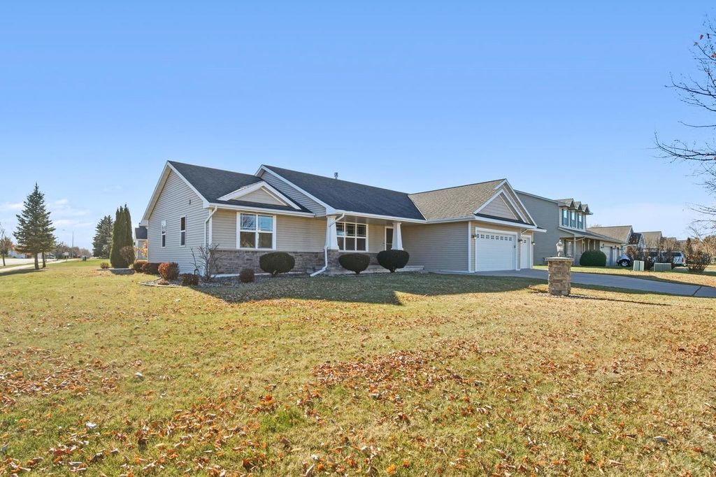 Photo of 3090 Beth DRIVE, Green Bay, WI 54311 (MLS # 50318411)