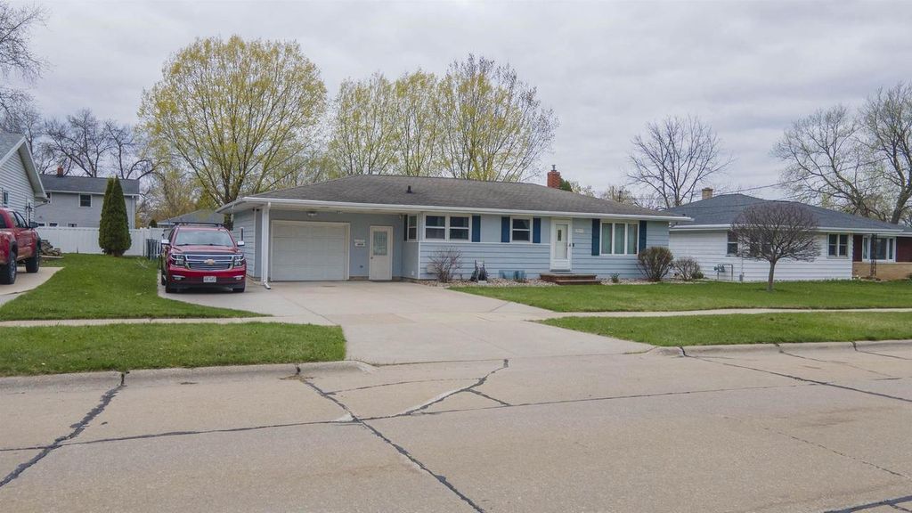 Photo of 1909 Main AVENUE, Kaukauna, WI 54130 (MLS # 50324346)