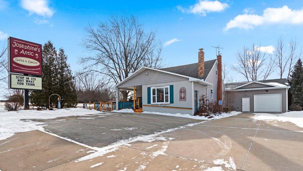 Photo of 2654 Continental DRIVE, Green Bay, WI 54311 (MLS # 50320431)