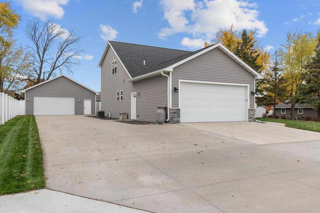 Photo of 3005 Crooks AVENUE, Kaukauna, WI 54130 (MLS # 50317784)