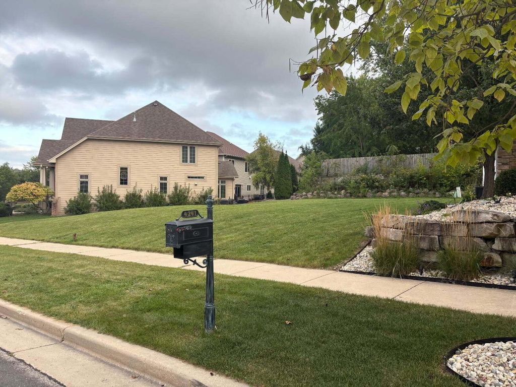 Photo of 4225 W Willow WAY, Milwaukee, WI 53221 (MLS # 1936603)