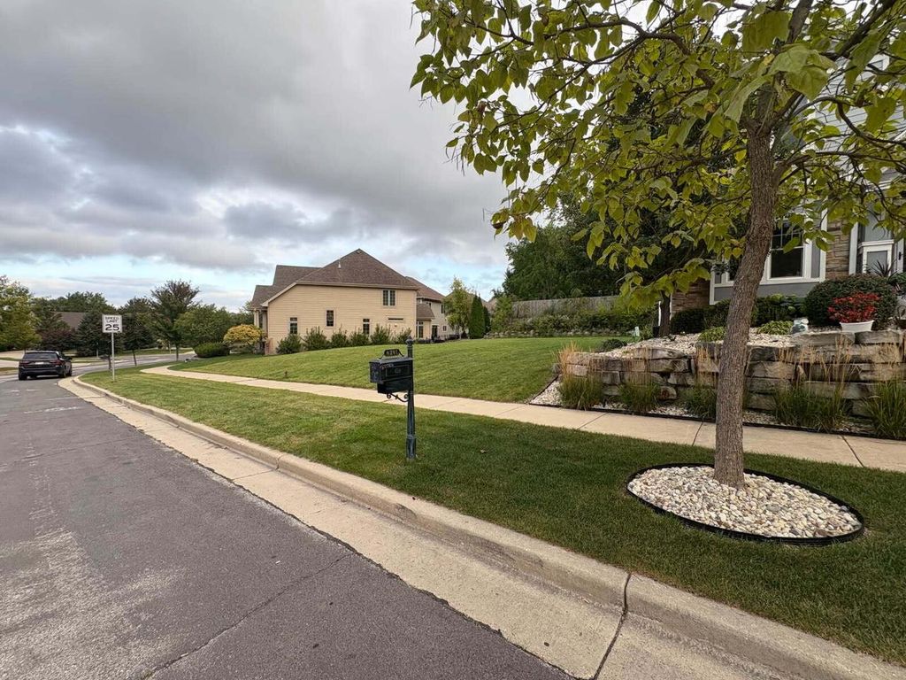 Photo of 4225 W Willow WAY, Milwaukee, WI 53221 (MLS # 1936603)