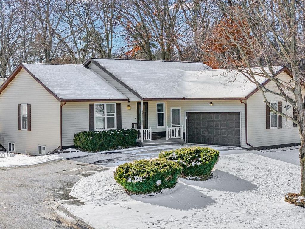 Photo of E7173 Eagle Ridge COURT, Reedsburg, WI 53959 (MLS # 2011352)