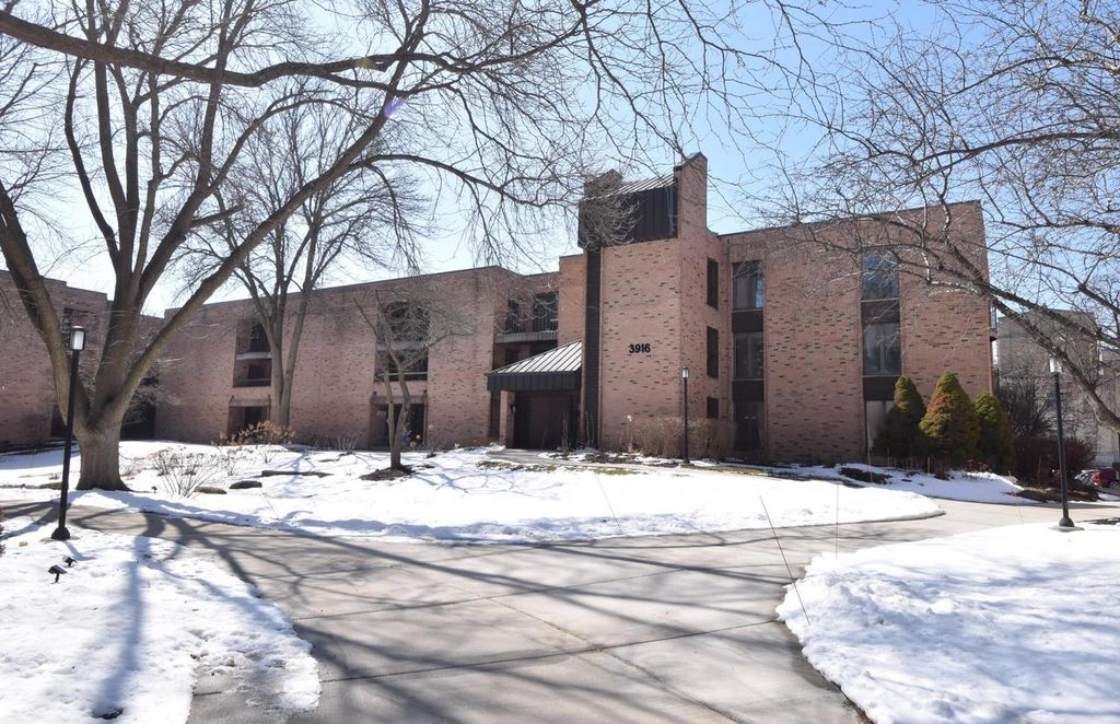 Photo of 3916 N Oakland AVENUE #224, Shorewood, WI 53211 (MLS # 1955327)