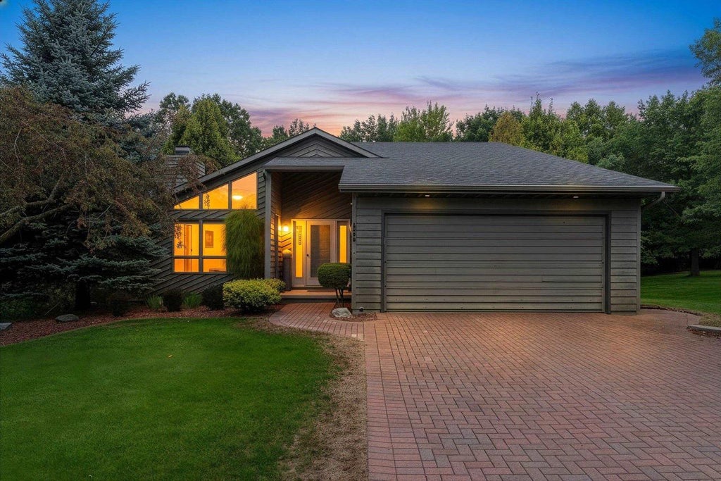 Photo of 1409 N Bay Highlands DRIVE, Green Bay, WI 54311 (MLS # 50333029)