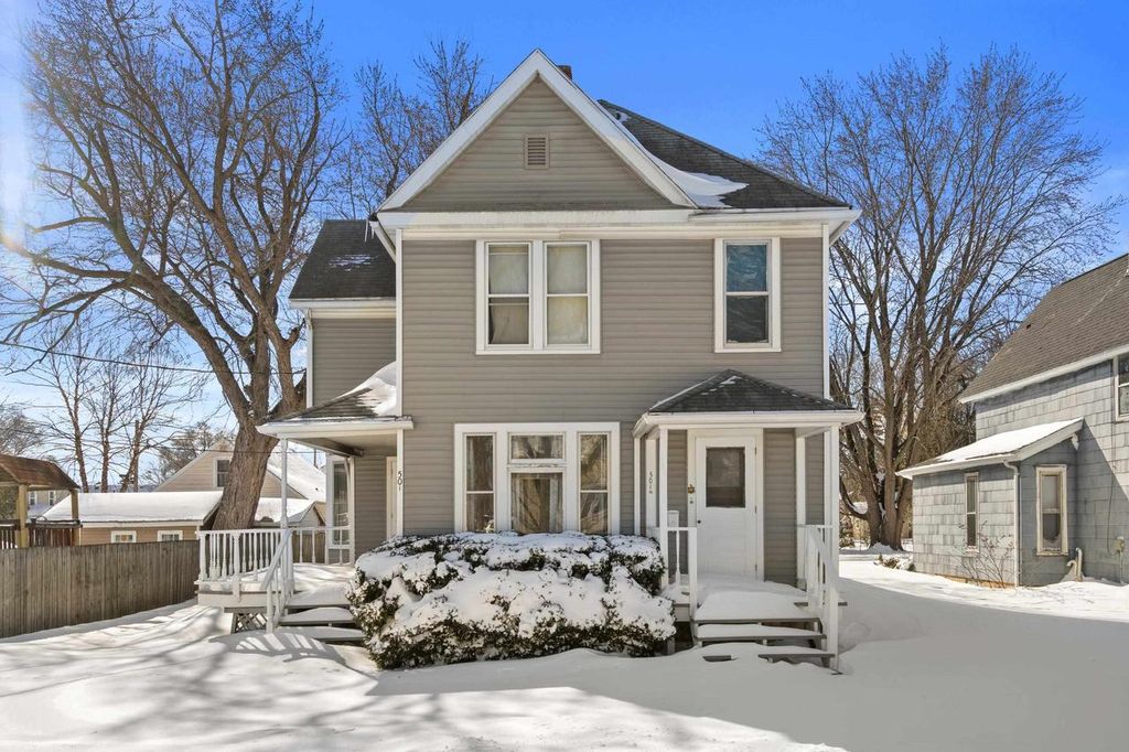 Photo of 501 W Winnebago STREET, Appleton, WI 54911 (MLS # 50322510)