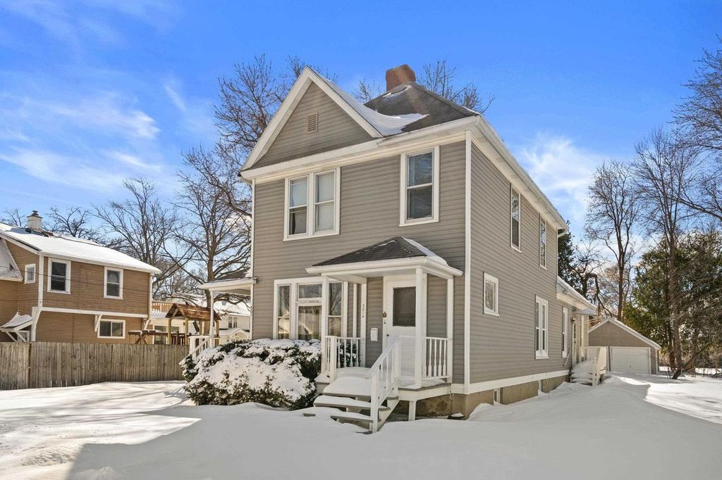 Photo of 501 W Winnebago STREET, Appleton, WI 54911 (MLS # 50322510)