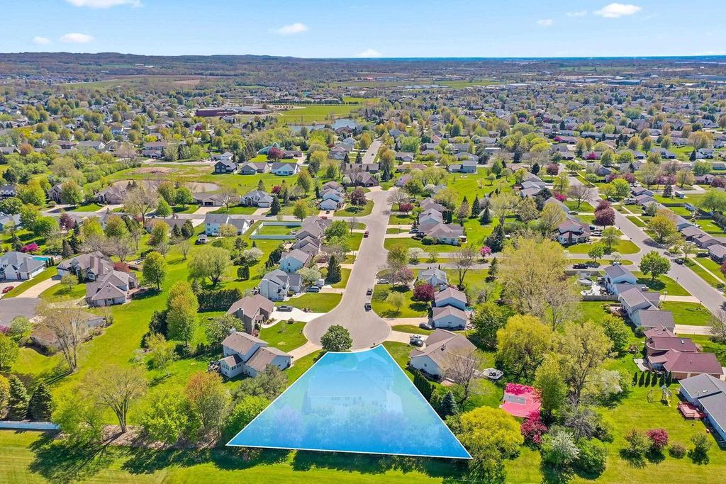 Photo of 715 Hickory Valley COURT, De Pere, WI 54115 (MLS # 50326036)