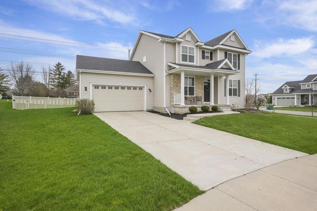 Photo of 5020 Frost Aster COURT, Mcfarland, WI 53558 (MLS # 2020720)