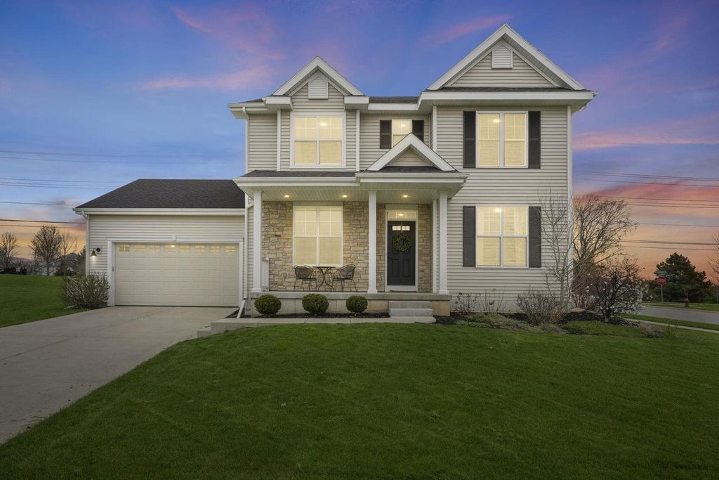 Photo of 5020 Frost Aster COURT, Mcfarland, WI 53558 (MLS # 2020720)