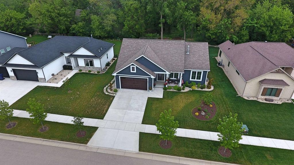 Photo of 3920 Tanglewood PLACE, Janesville, WI 53546 (MLS # 2023776)