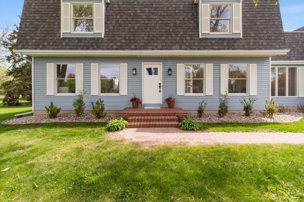 Photo of 3519 Swansee RIDGE, Sun Prairie, WI 53590 (MLS # 2022323)