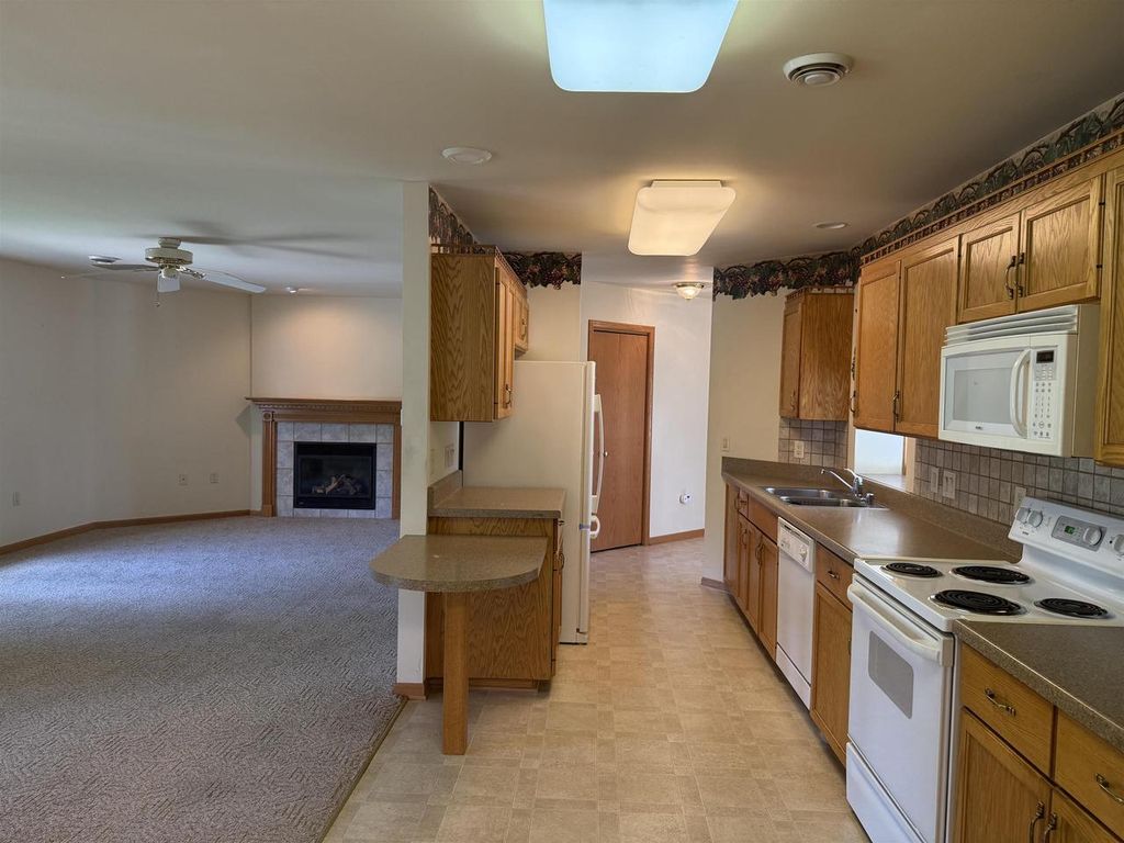Photo of 109 Elizabeth COURT, Deerfield, WI 53531 (MLS # 2025835)