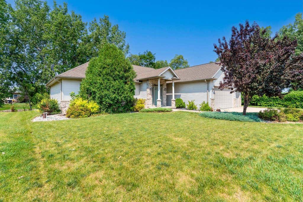 Photo of 1337 Brooks LANE, Oshkosh, WI 54904 (MLS # 50330279)