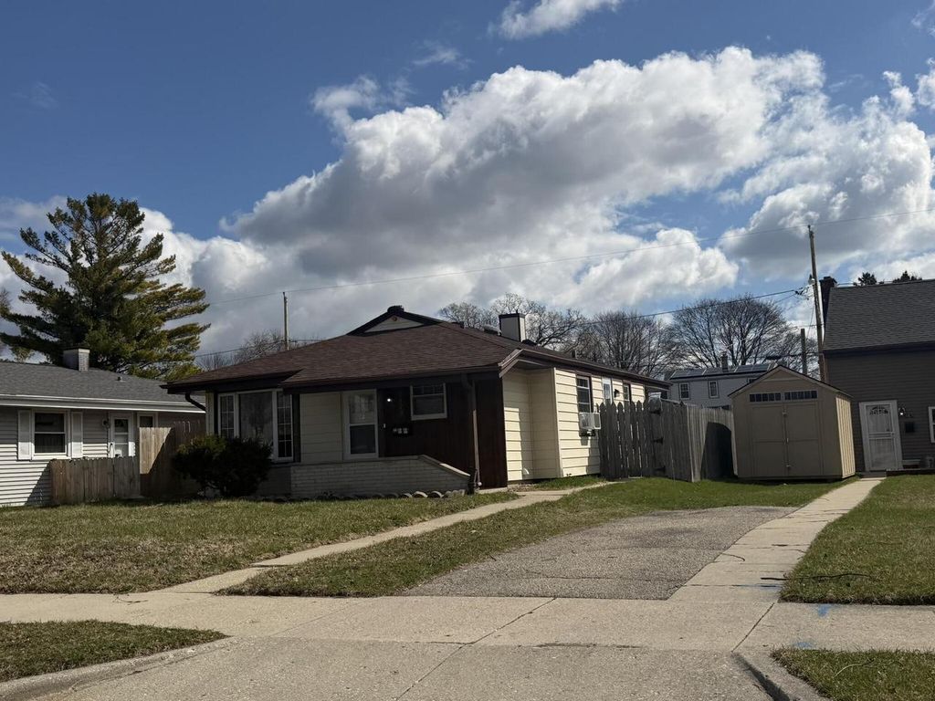 Photo of 5828 N 80th STREET, Milwaukee, WI 53218 (MLS # 1957991)