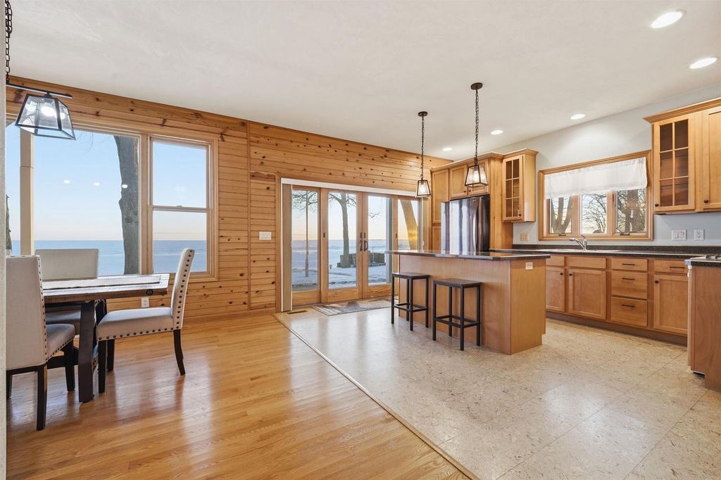 Photo of W6537 Firelane 8, Menasha, WI 54952 (MLS # 50320527)