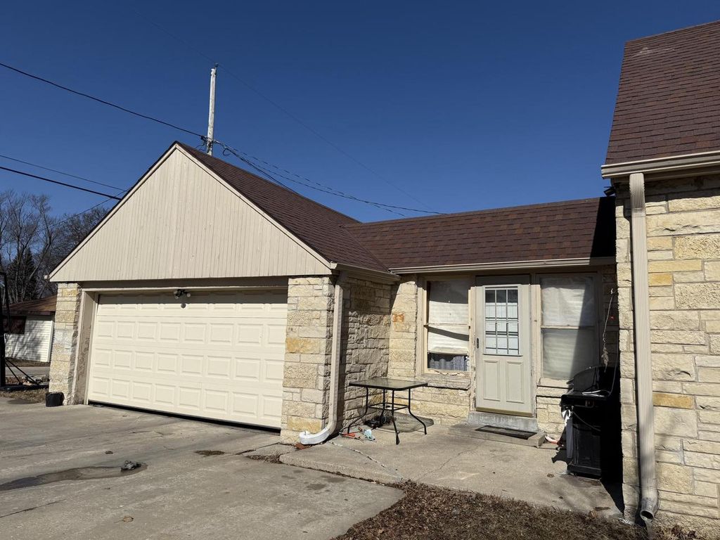 Photo of 4901 N 65th STREET, Milwaukee, WI 53218 (MLS # 1954744)