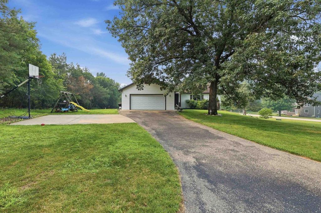 Photo of W5405 10th ROAD, Westfield, WI 53964 (MLS # 50329339)