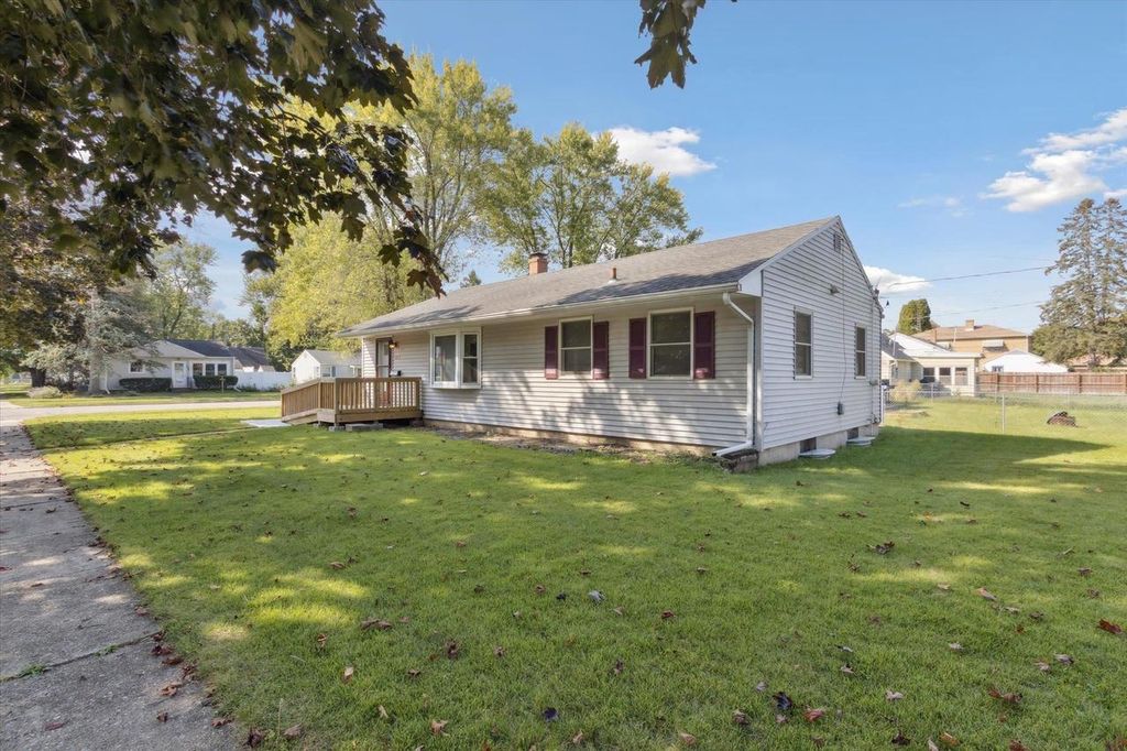 Photo of 1303 N Pine STREET, Janesville, WI 53548 (MLS # 2009122)