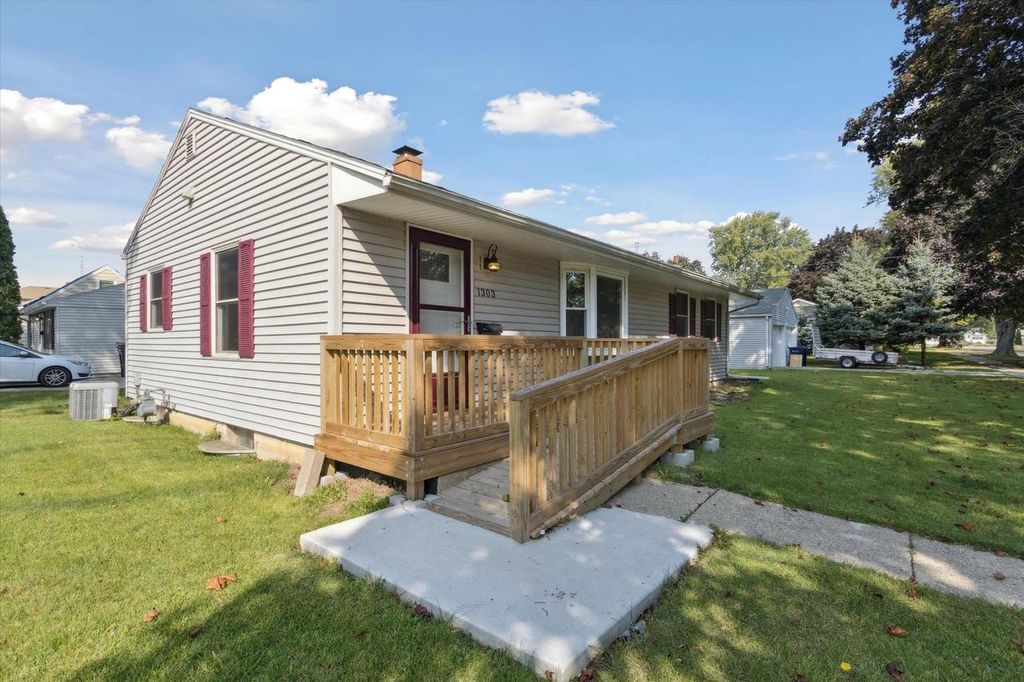 Photo of 1303 N Pine STREET, Janesville, WI 53548 (MLS # 2009122)