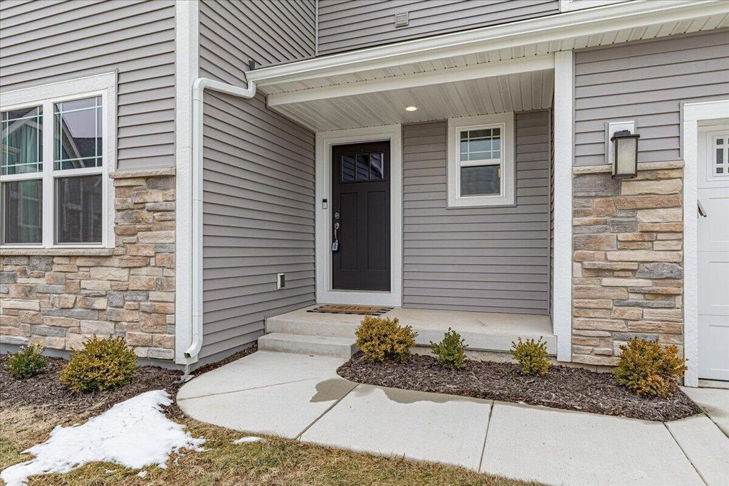 Photo of 177 Emerald CIRCLE, Saukville, WI 53080 (MLS # 1952404)