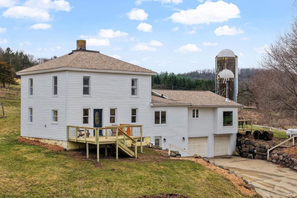 Photo of 3850 County Y ROAD, Dodgeville, WI 53533 (MLS # 2019994)