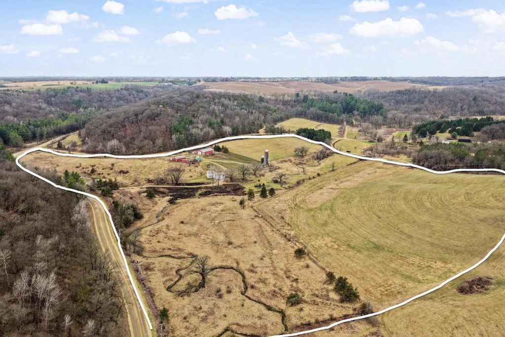 Photo of 3850 County Y ROAD, Dodgeville, WI 53533 (MLS # 2019994)