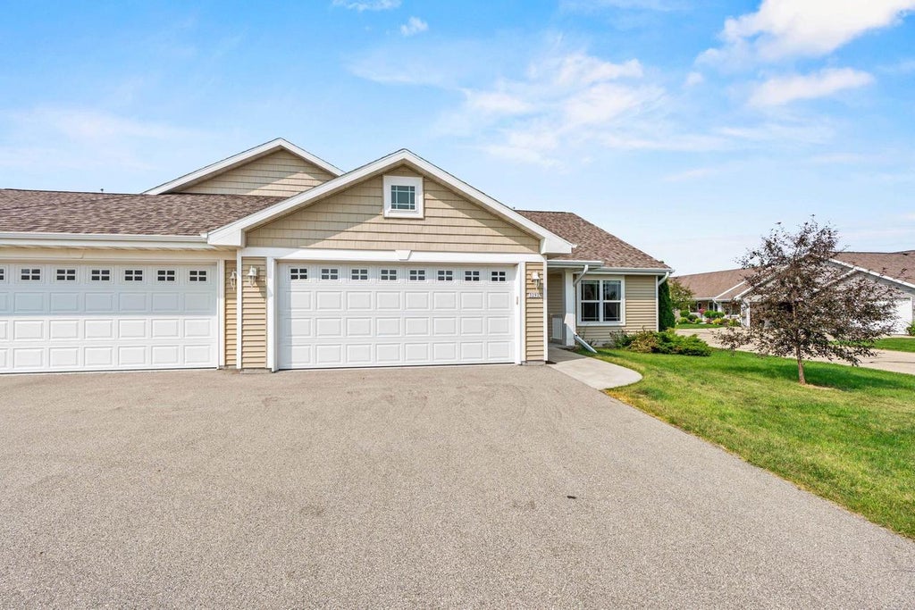 Photo of 3292 Elk Ridge DRIVE, Oshkosh, WI 54904 (MLS # 50330941)