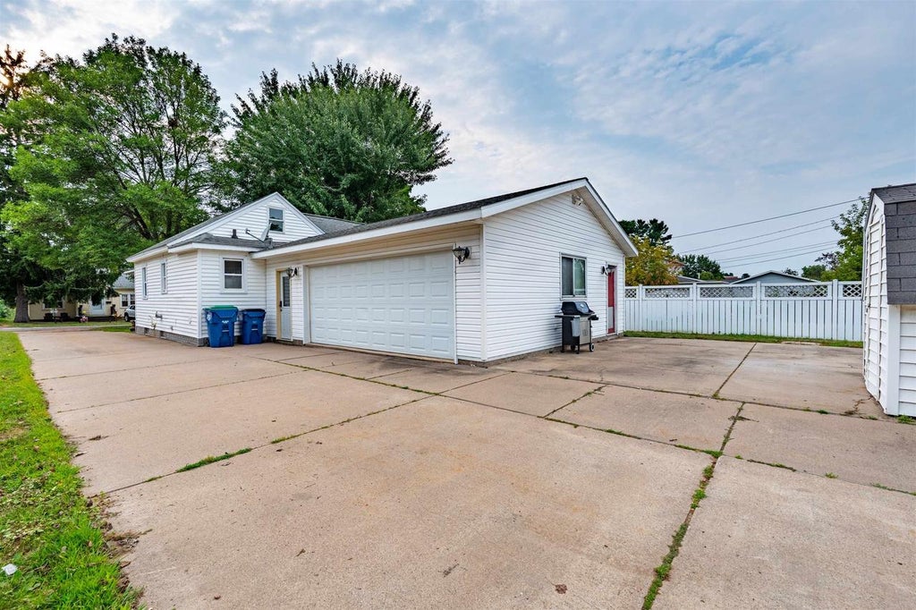 Photo of 1119 S 13th AVENUE, Wausau, WI 54401 (MLS # 22604792)