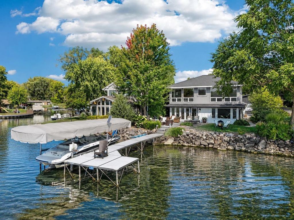 Photo of 2800 Tomahawk COURT, Middleton, WI 53562 (MLS # 2025888)