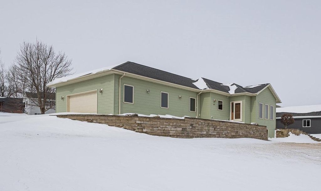 Photo of 285 Creek DRIVE, Benton, WI 53803 (MLS # 2018585)