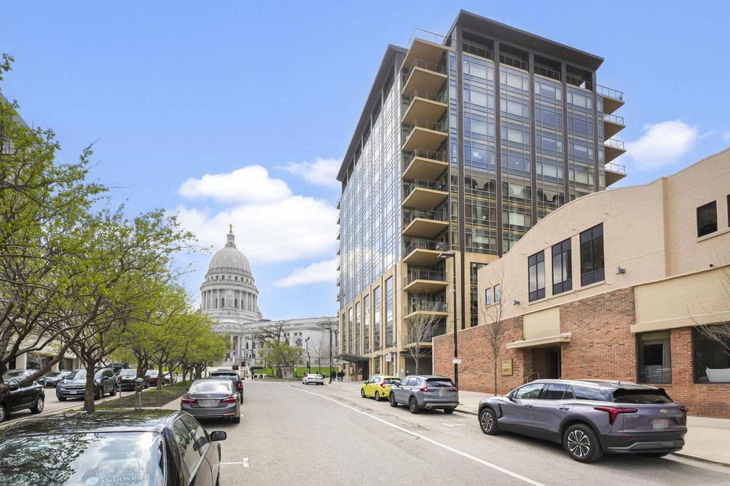 Photo of 100 Wisconsin AVENUE #1105, Madison, WI 53703 (MLS # 2021434)