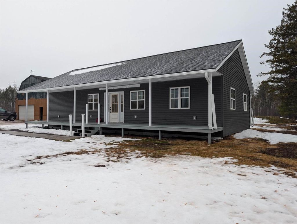 Photo of 2119 E 5th AVENUE, Ashland, WI 54806 (MLS # 6123210)