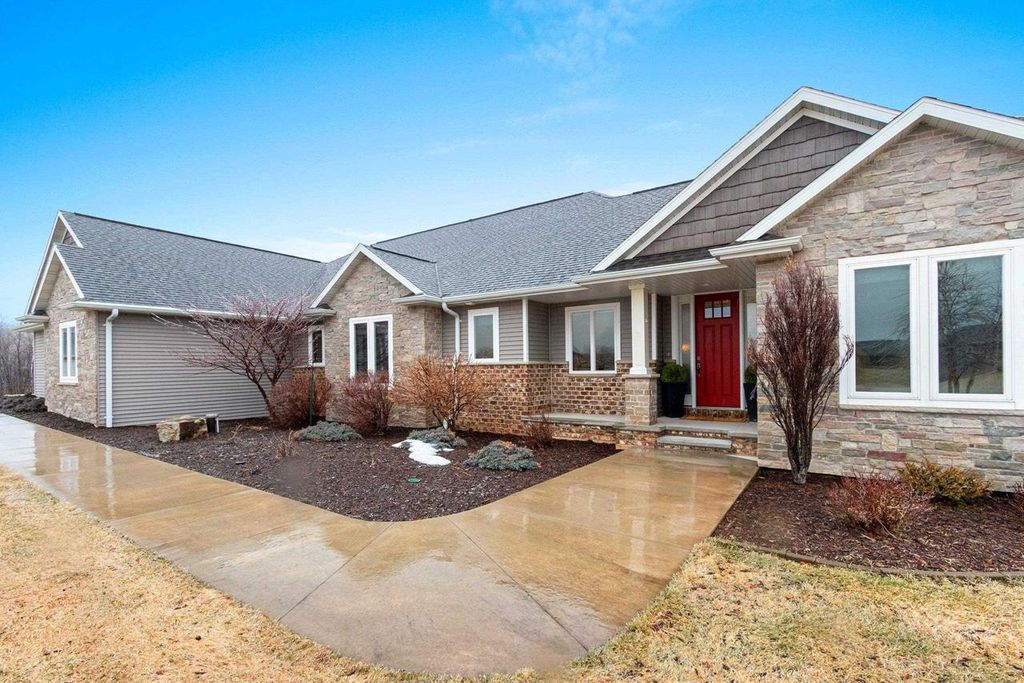 Photo of 2875 Stone Creek CIRCLE, Suamico, WI 54313 (MLS # 50323252)