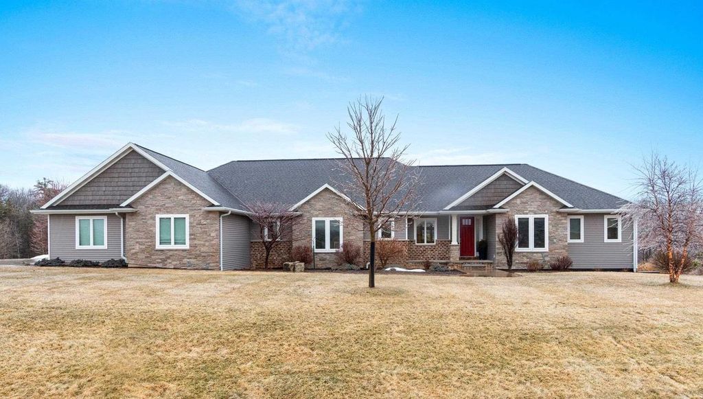 Photo of 2875 Stone Creek CIRCLE, Suamico, WI 54313 (MLS # 50323252)