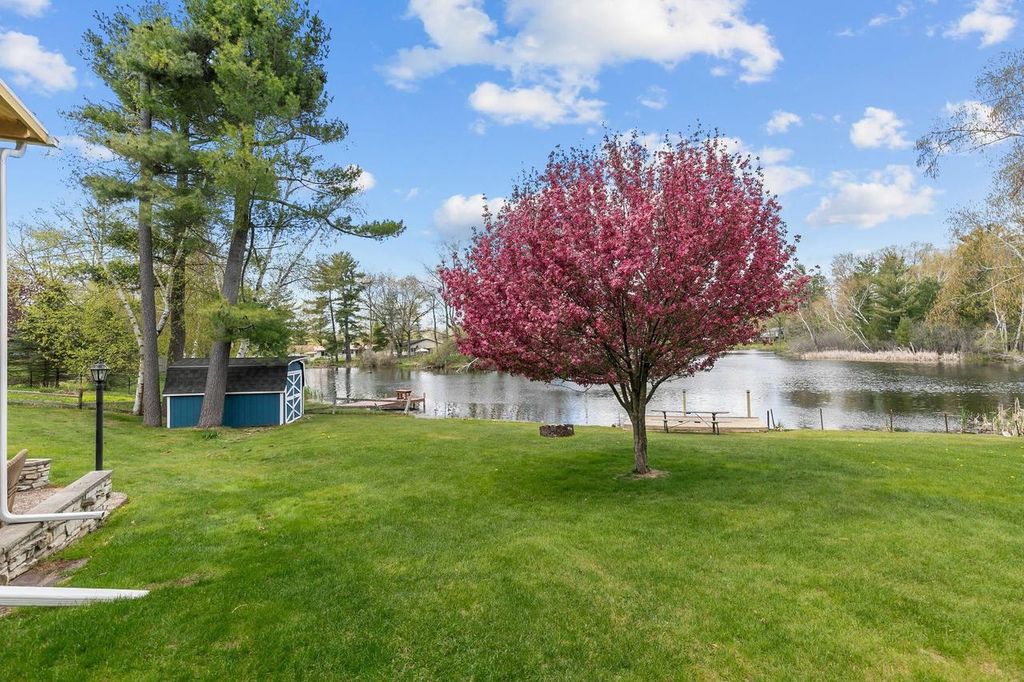 Photo of 185 Island DRIVE, Iola, WI 54945 (MLS # 50325475)