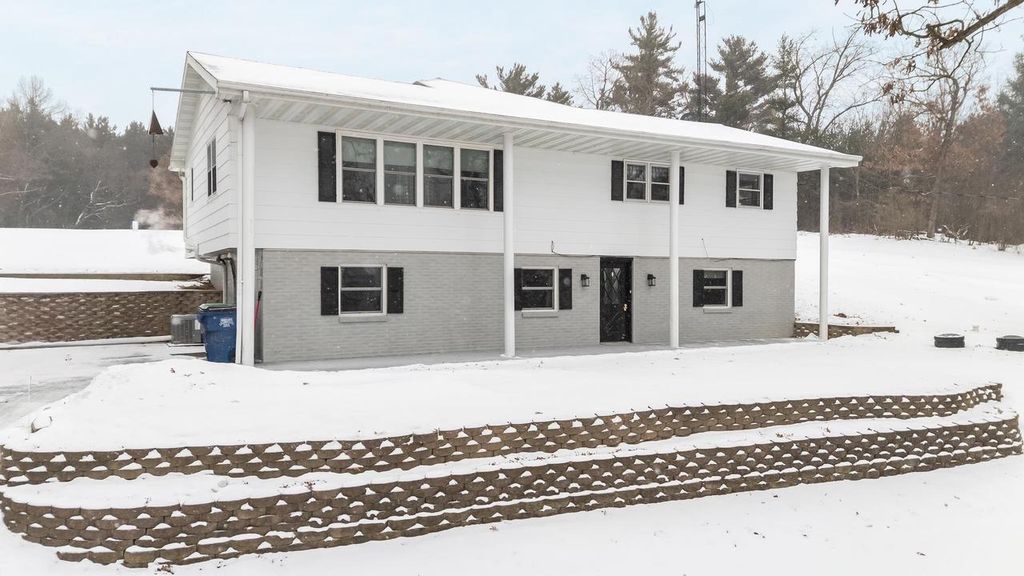 Photo of 9866 State Highway 22, Waupaca, WI 54981 (MLS # 50320213)