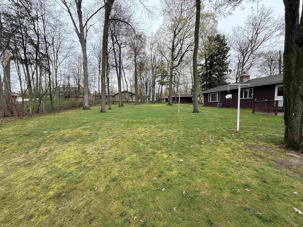 Photo of 925 E Ridlington AVENUE, Shawano, WI 54166 (MLS # 50324621)