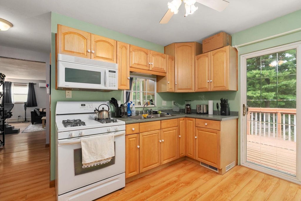 Photo of 4611 Dennis DRIVE, Madison, WI 53704 (MLS # 2031700)