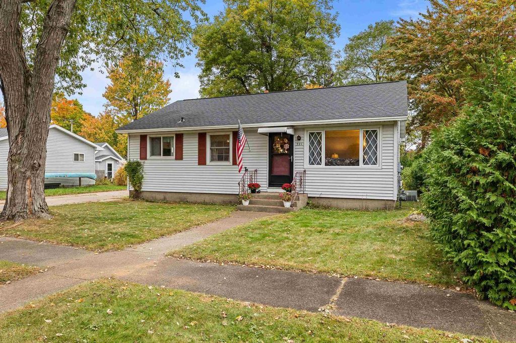 Photo of 321 18th Street North St, Wisconsin Rapids, WI 54494 (MLS # 22505003)