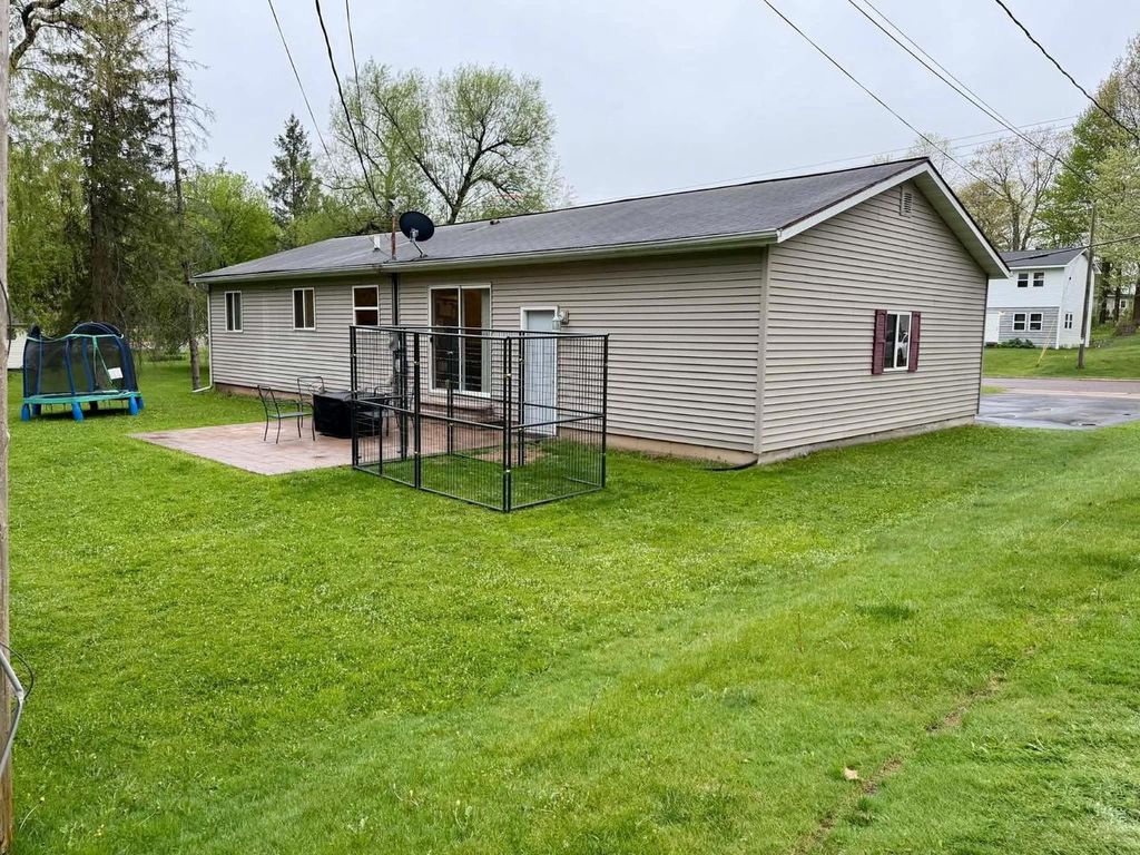 Photo of 424 Billings AVENUE, Medford, WI 54451 (MLS # 22602190)