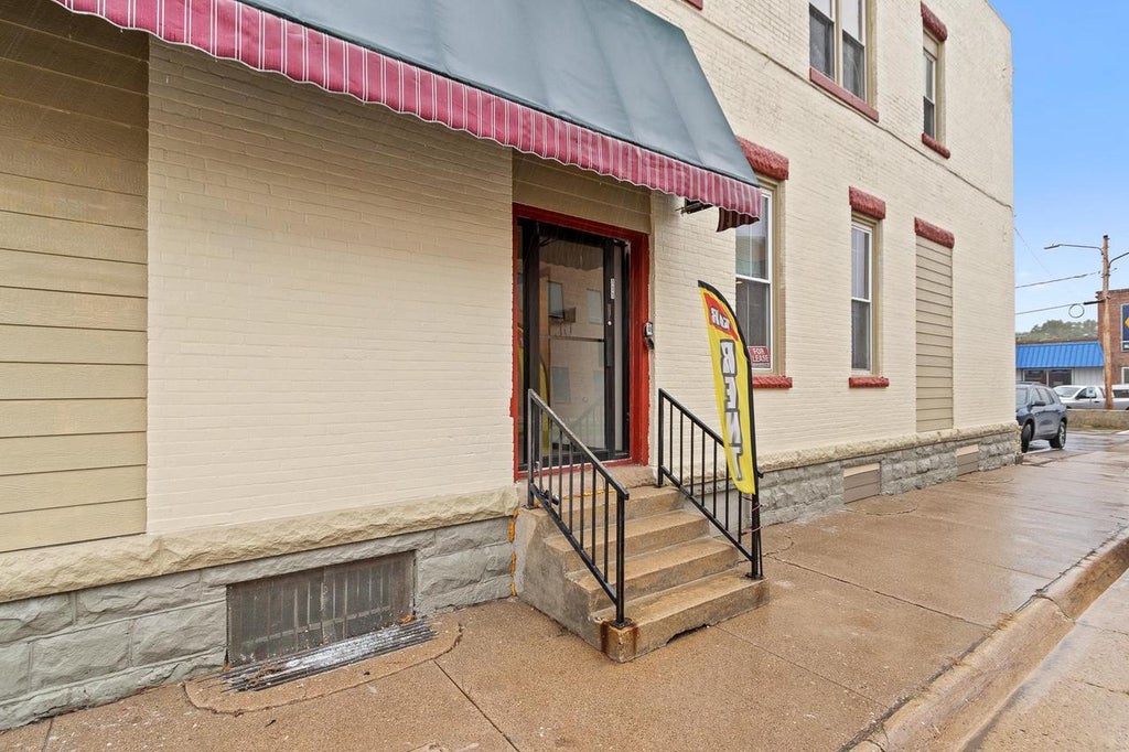 Photo of 111 E Edgewater STREET, Portage, WI 53901 (MLS # 2034878)