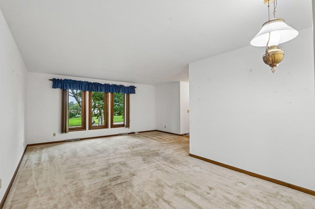 Photo of 685 Oak DRIVE, Jefferson, WI 53549 (MLS # 2033352)